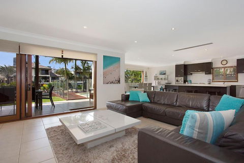 Flamingo Key - Accommodation Rockhampton 3