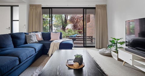 Forest Edge Villa - Accommodation Rockhampton 2