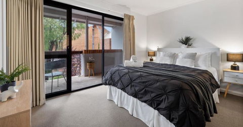Forest Edge Villa - Accommodation Rockhampton 0