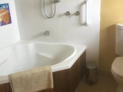 Forest Walks Lodge - Accommodation Rockhampton 4