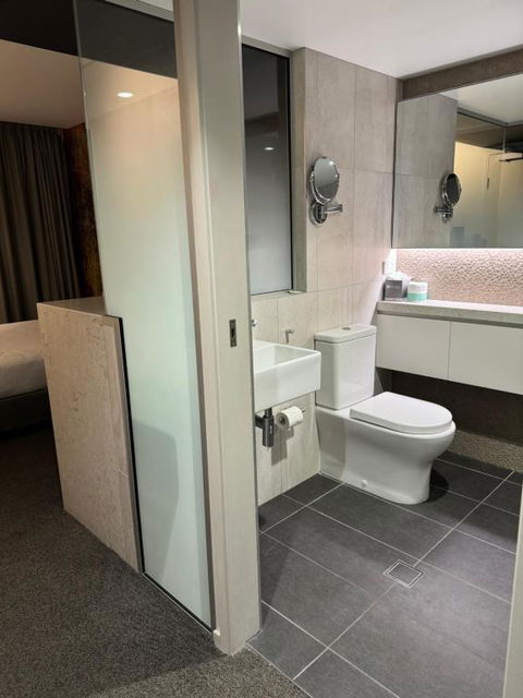 Fortitude Valley Hotel Room - Accommodation Rockhampton 0
