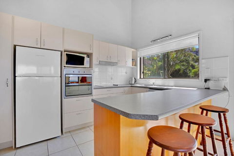 Galleries 3 Peregian Esplanade - Accommodation Rockhampton 4