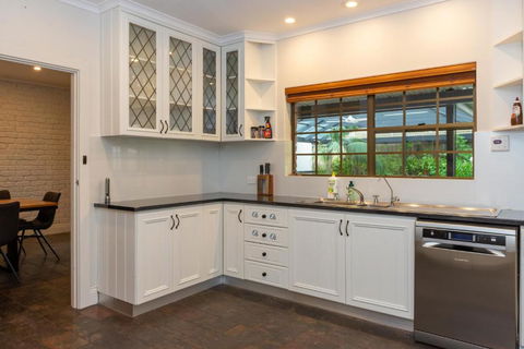 Furche Barossa 5 Bedroom Holiday House - Accommodation Rockhampton 3