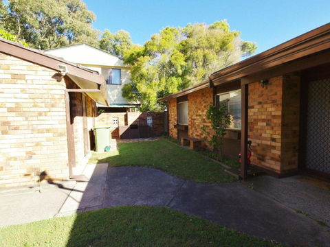 Fravent House - Accommodation Rockhampton 2