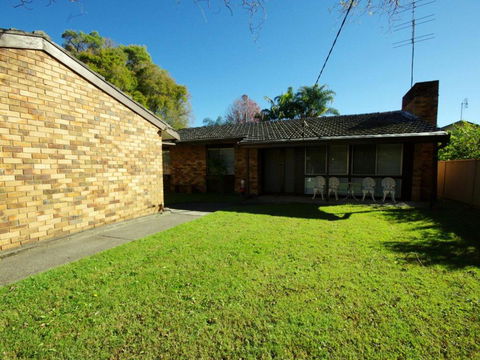 Fravent House - Accommodation Rockhampton 4