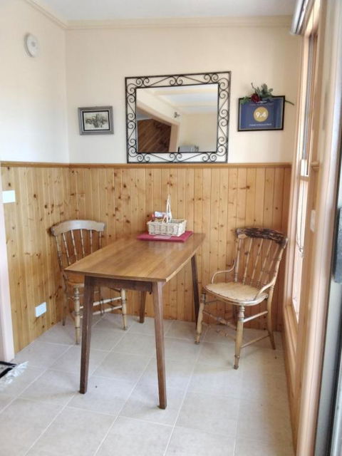Friends In Harcourt North - Accommodation Rockhampton 4