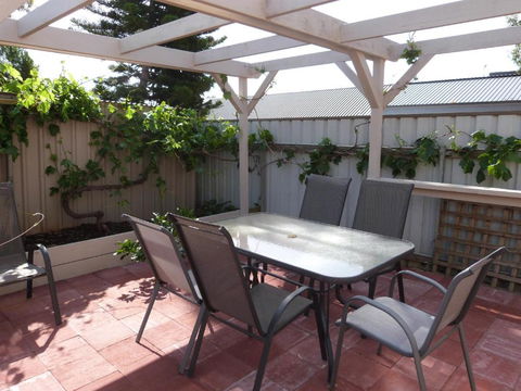 Fullarton Motor Lodge - Accommodation Rockhampton 1