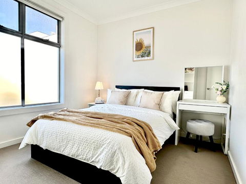 Fully Equipped 3BR-Townhouse - Accommodation Rockhampton 1