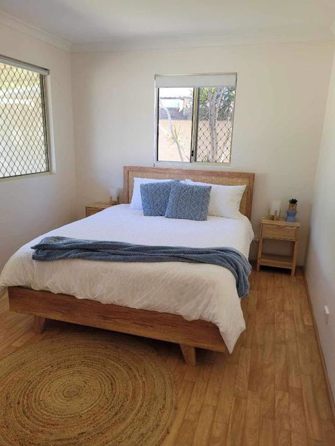 G&R Beach Cottage - Accommodation Rockhampton 1