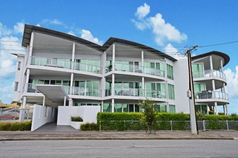 Gallery 7 - Town Centre - Wi-Fi - Linen Included - Accommodation Rockhampton 1