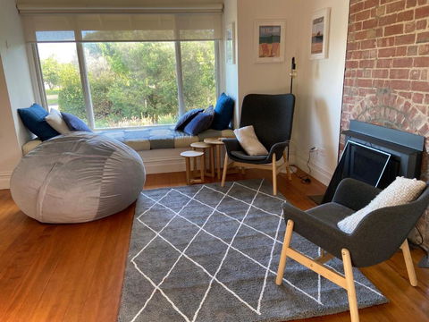 GALWAY COTTAGE - Accommodation Rockhampton 1