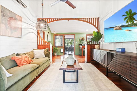 Garden Cottage On Palmerston - Accommodation Rockhampton 4