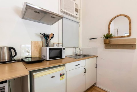 Gawler Townhouses 1C , 1 Queen Bed - Accommodation Rockhampton 4