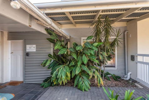 Gawler Townhouses 1C , 1 Queen Bed - Accommodation Rockhampton 2