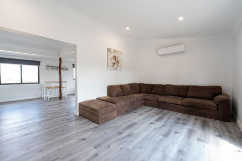 Gimlet House - Accommodation Rockhampton 3
