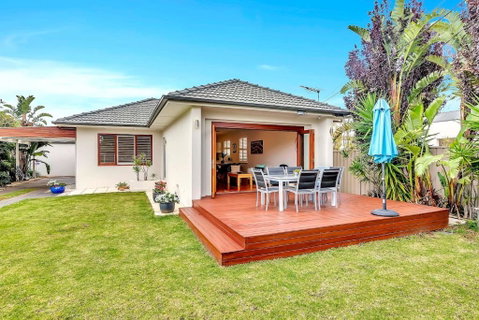 Gladstone Gardens - Family Comfort In North Brighton - Accommodation Rockhampton 0