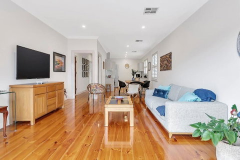 Gladstone Gardens - Family Comfort In North Brighton - Accommodation Rockhampton 4