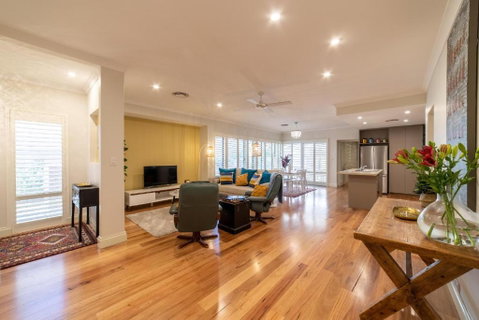 Greenmount Getaway - Accommodation Rockhampton 0