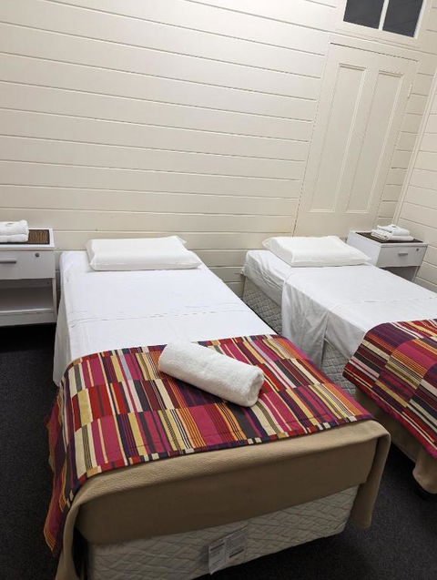 GRAND CENTRAL HOTEL PROSERPINE - Accommodation Rockhampton 4