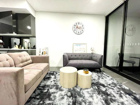 GREEN Skyline View2BR Close To Easter Show - Accommodation Rockhampton 0