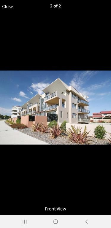 GREENWAY WATERS 2 Bed Apartment - Accommodation Rockhampton 0