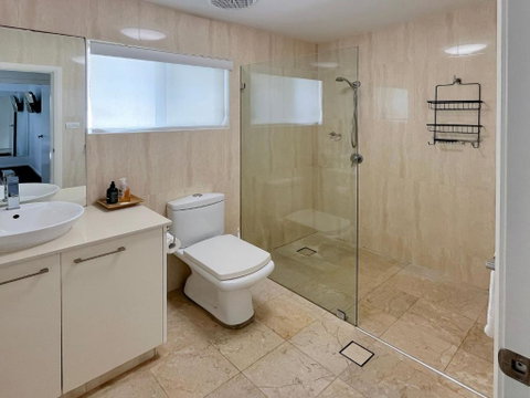 H2O Holiday Apartments Unit 12 - Accommodation Rockhampton 3