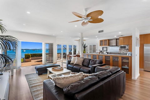 H3 Port Stephens - Accommodation Rockhampton 3