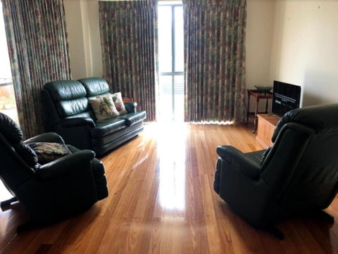 Ground Level 2BR 2BA Apartment W Courtyard - Accommodation Rockhampton 0