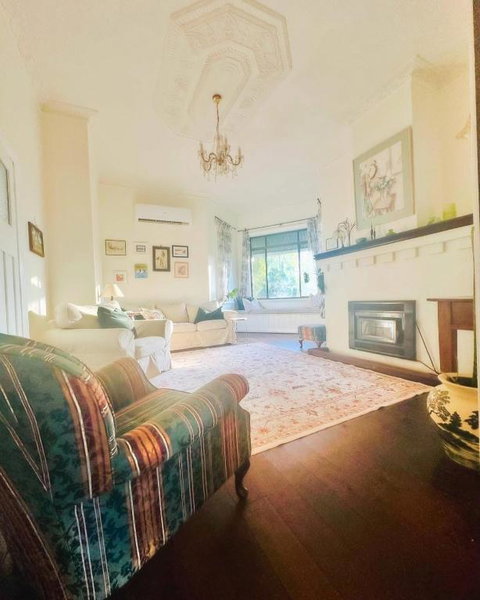 Hilltop Cottage - Accommodation Rockhampton 0