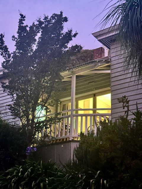 Hilltop Cottage - Accommodation Rockhampton 2