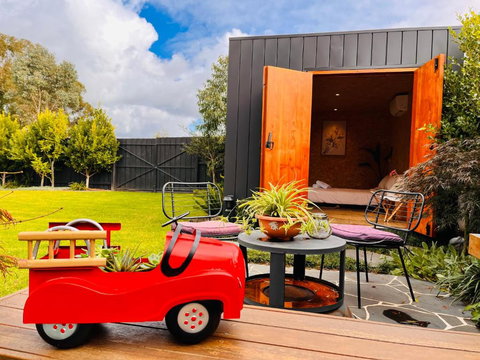 Holiday Tiny House Near The Glen Shopping Center - Accommodation Rockhampton 1