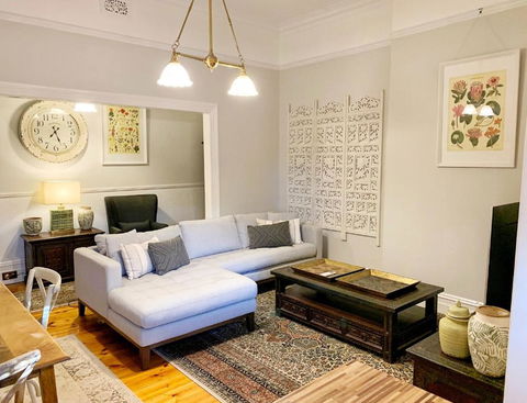 Hollidge House 5 Star Luxury Apartments - Accommodation Rockhampton 2