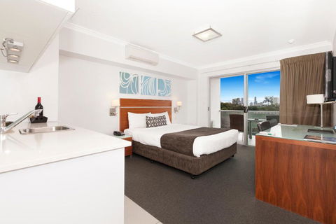 Hotel Chino - Accommodation Rockhampton 0