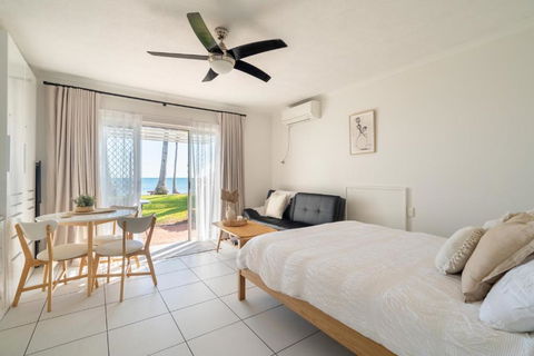 Indulge Beachfront At Dolphin Heads Resort - Lousha Bach - Accommodation Rockhampton 0