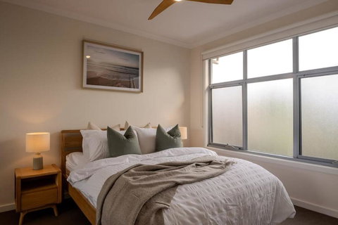 Home In Christies Beach - Accommodation Rockhampton 0