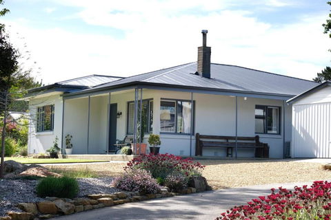 Hoopers Cottage - Accommodation Rockhampton 0