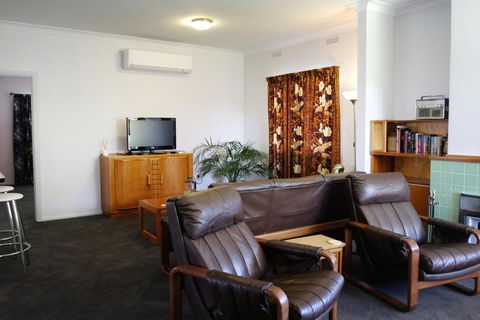 Hoopers Cottage - Accommodation Rockhampton 2