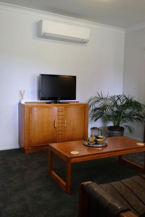 Hoopers Cottage - Accommodation Rockhampton 3