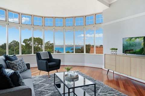 Huge Harbour View Apartment In Historic Home - Accommodation Rockhampton 0