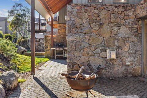 Ice 3 - Accommodation Rockhampton 1