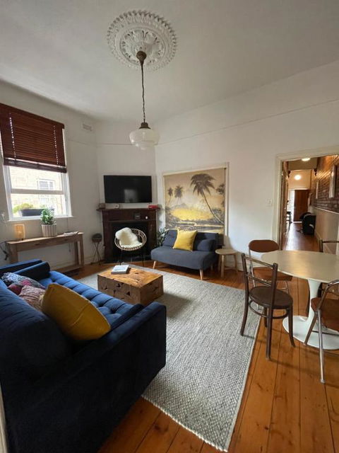 Iconic Lygon Street Home - Accommodation Rockhampton 1