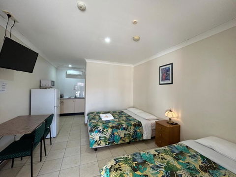 IGrand Motel - Accommodation Rockhampton 0