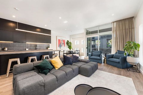 Incredible Balcony Duplex In The Heart Of Fitzroy - Accommodation Rockhampton 0