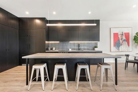 Incredible Balcony Duplex In The Heart Of Fitzroy - Accommodation Rockhampton 1