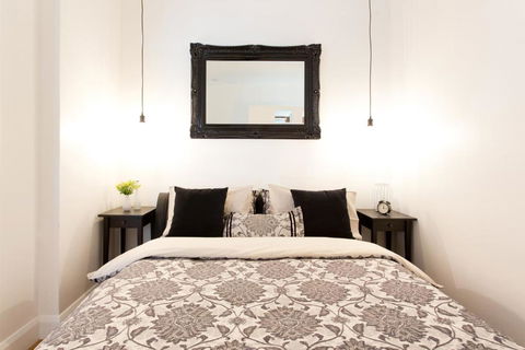 Industrial Central Apartment - Shop 8 - Accommodation Rockhampton 0