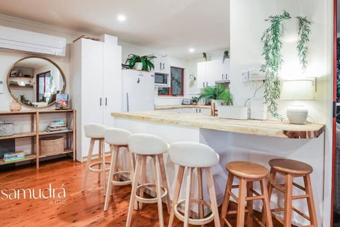 Insane Views Luxe Furnishing House On Highest Hill - Accommodation Rockhampton 1