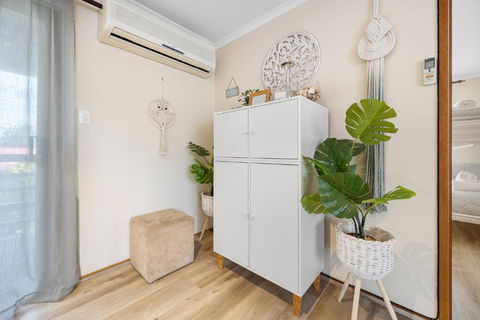 INVERLOCH - 2 Separate Houses In One! - Accommodation Rockhampton 3