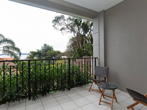 Aislinn' 3/273 Corrie Parade - Air Con, Water Views, BBQ - Accommodation Rockhampton 2