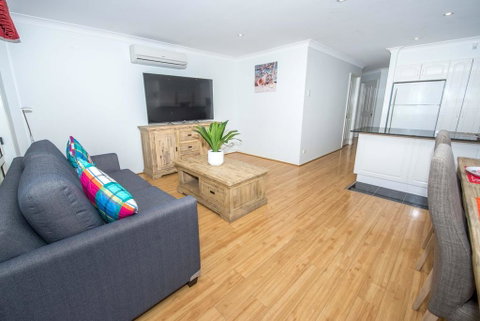 Ajax Avenue 2/35 - Nelson Bay - Accommodation Rockhampton 3