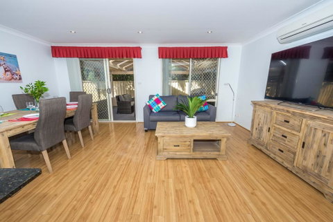 Ajax Avenue 2/35 - Nelson Bay - Accommodation Rockhampton 2